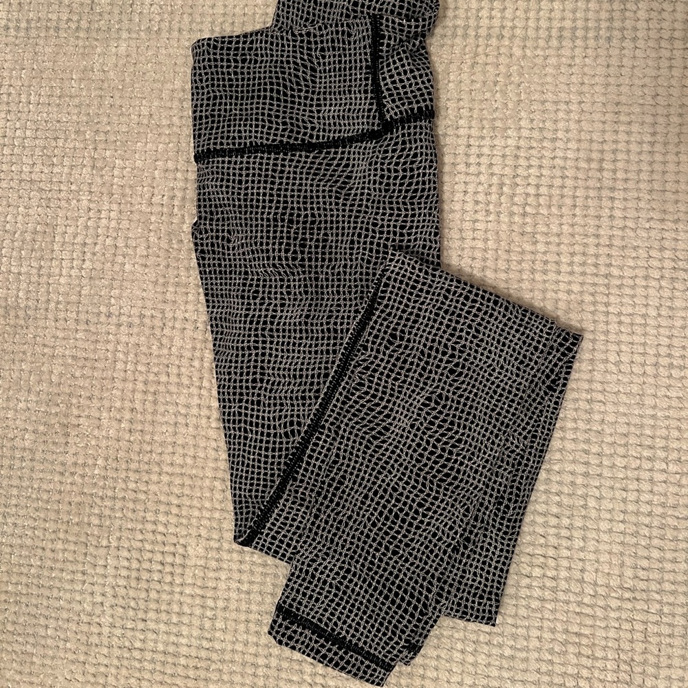 LULULEMON size 2 leggings!